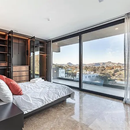 7 Deluxe - A Seductive Blend Of Style And Serenity * Яликовак