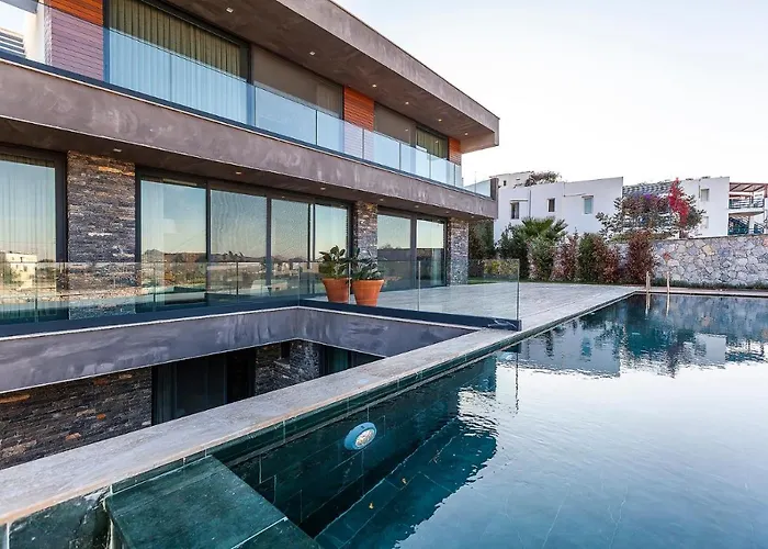 7 Deluxe - A Seductive Blend Of Style And Serenity Villa